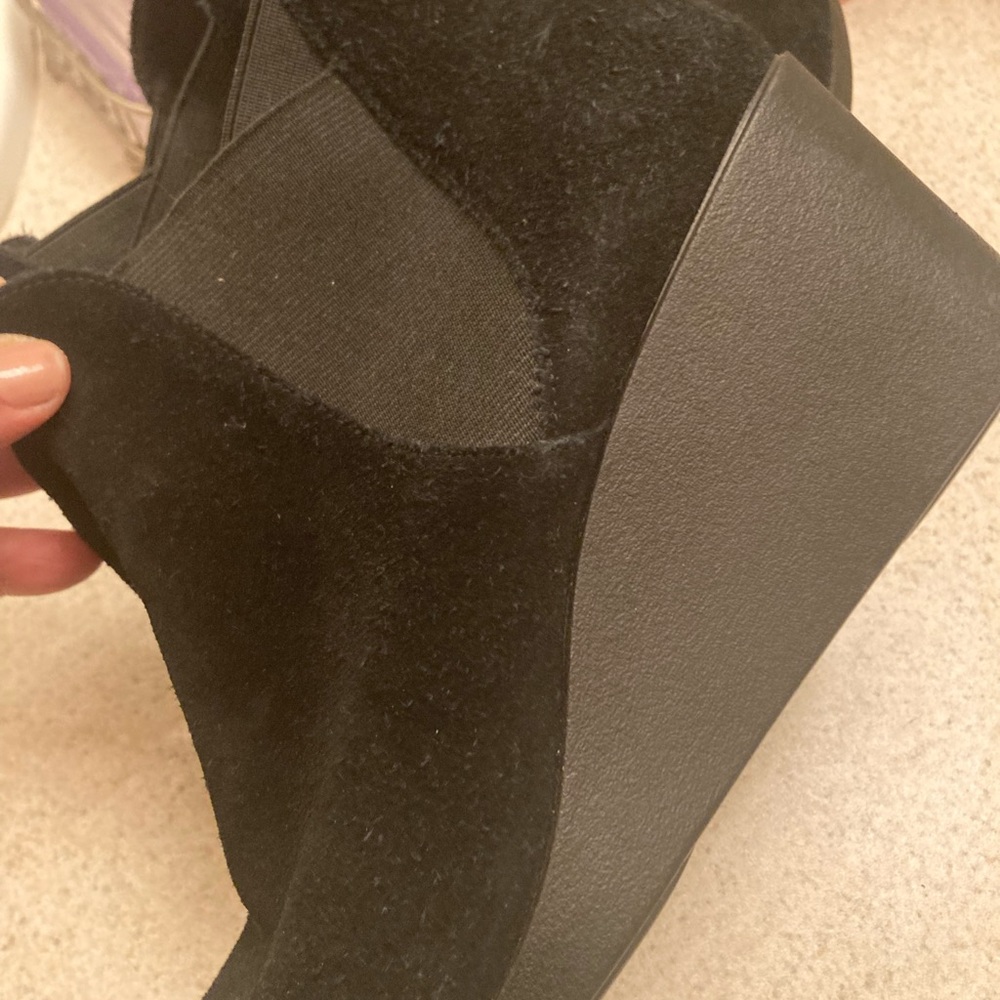 Crocs black suede wedge boots - Picture 3 of 5